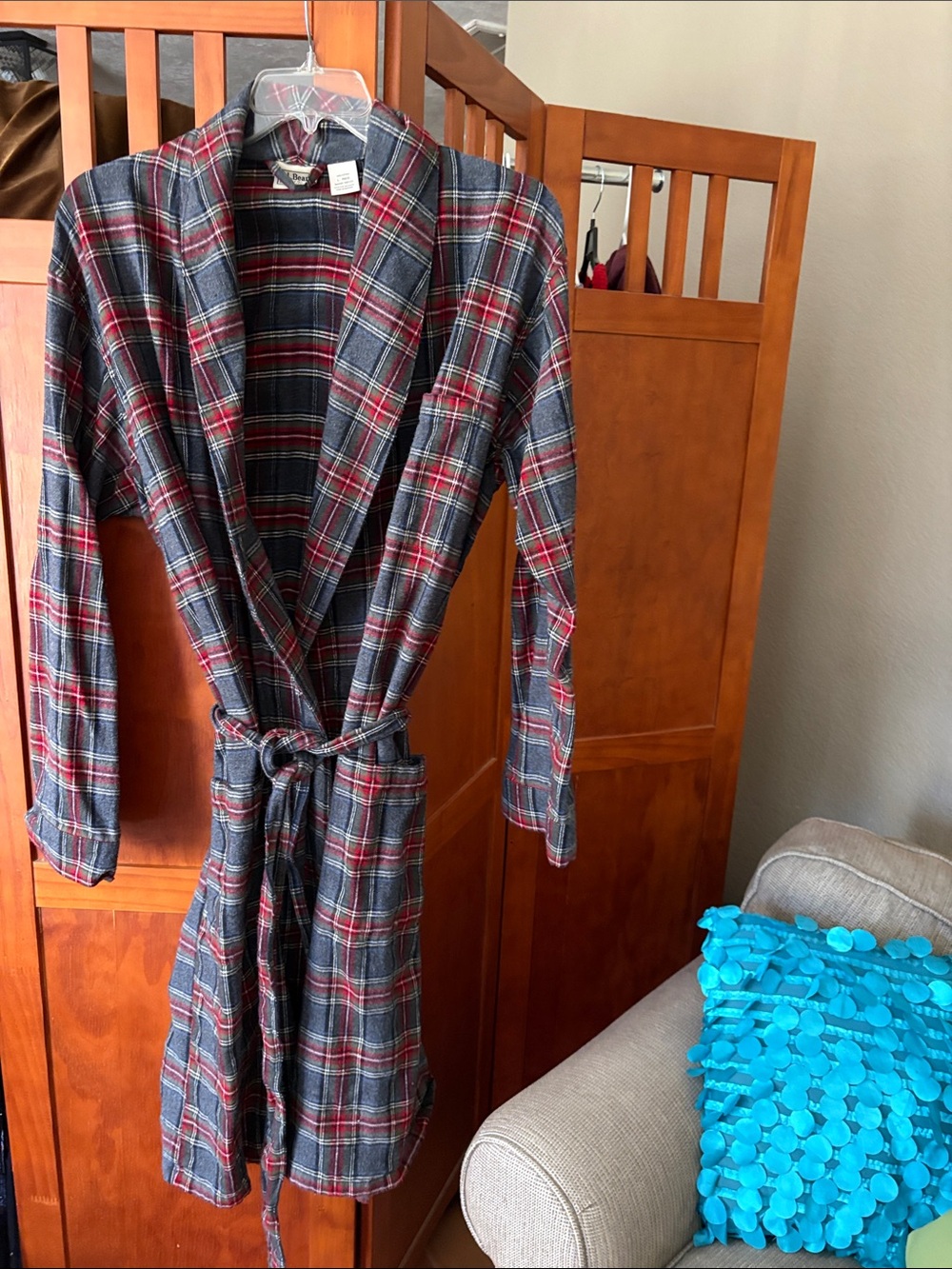 Men’s L.L. Bean Red and Gray Plaid Shawl Collar Robe